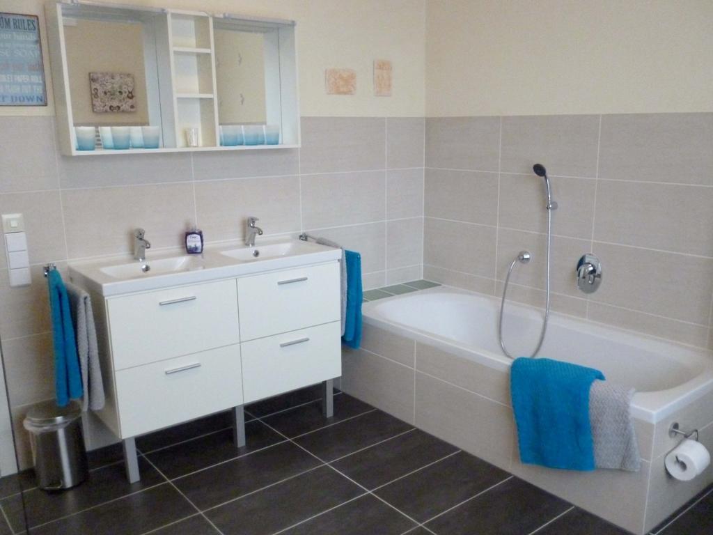 Ferienwohnung Rheingold Andernach Pokoj fotografie
